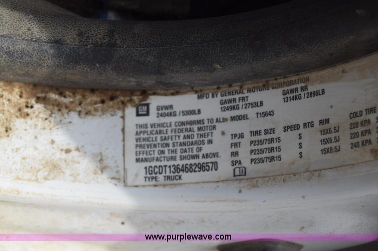 image for item H8517 2006 Chevrolet Colorado Crew Cab pickup truck