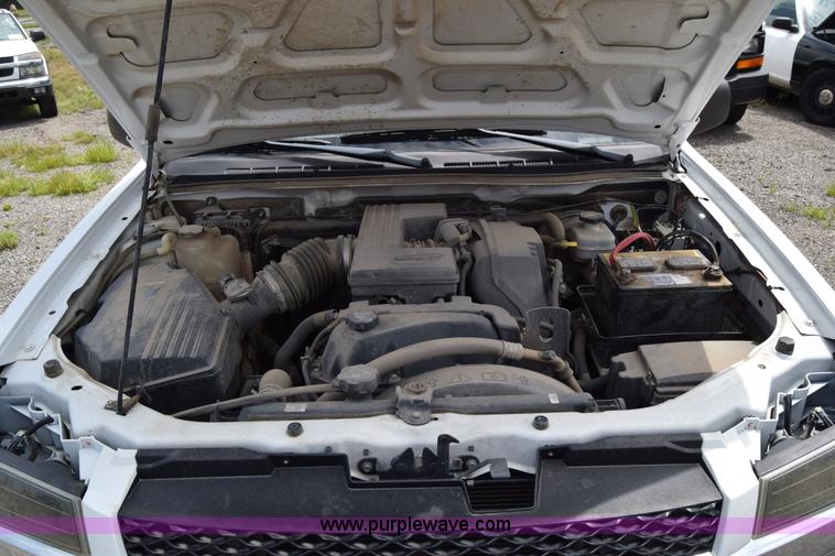 image for item H8517 2006 Chevrolet Colorado Crew Cab pickup truck