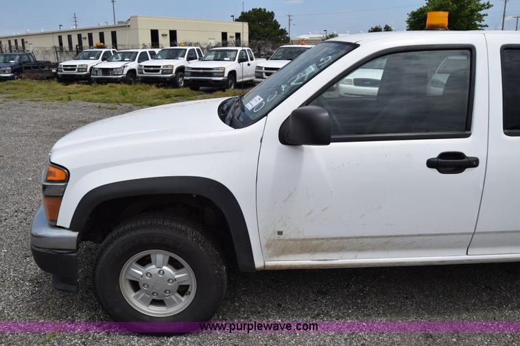 image for item H8517 2006 Chevrolet Colorado Crew Cab pickup truck