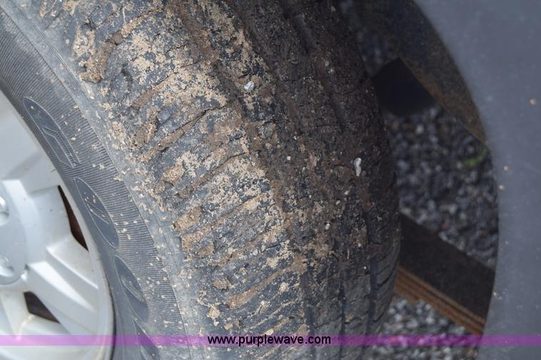 image for item H8517 2006 Chevrolet Colorado Crew Cab pickup truck