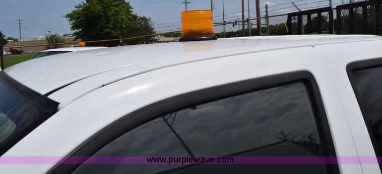 image for item H8517 2006 Chevrolet Colorado Crew Cab pickup truck