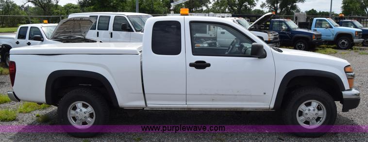 image for item H8519 2006 Chevrolet Colorado Ext. Cab pickup truck