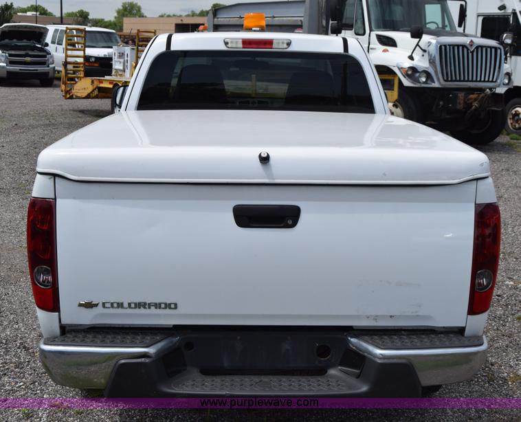 image for item H8519 2006 Chevrolet Colorado Ext. Cab pickup truck