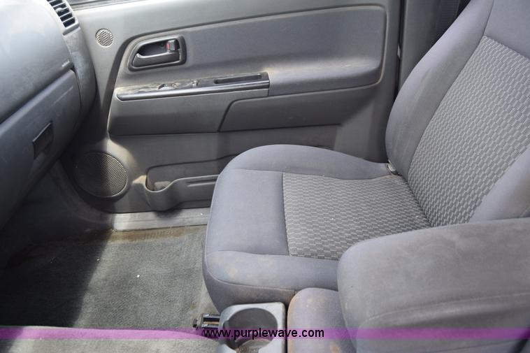 image for item H8519 2006 Chevrolet Colorado Ext. Cab pickup truck