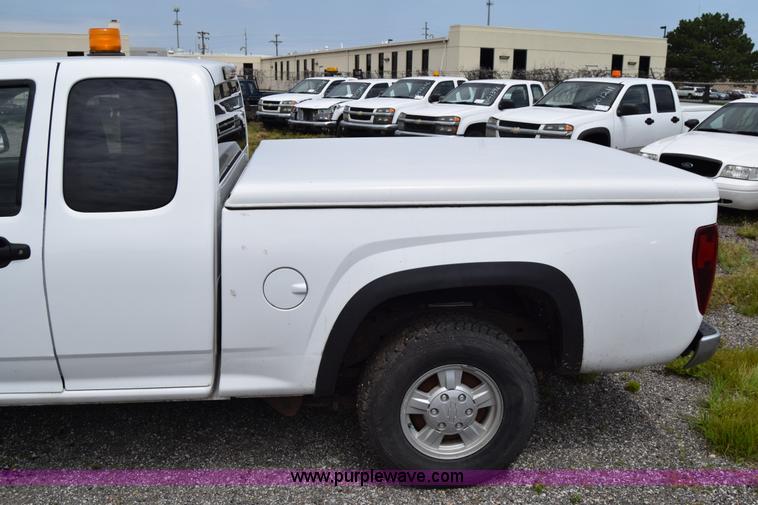image for item H8519 2006 Chevrolet Colorado Ext. Cab pickup truck
