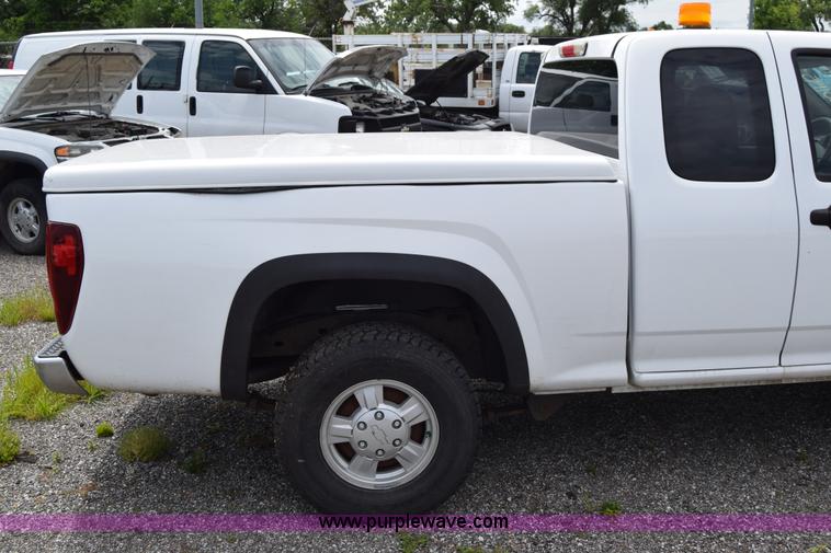 image for item H8519 2006 Chevrolet Colorado Ext. Cab pickup truck