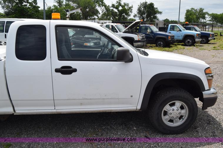 image for item H8519 2006 Chevrolet Colorado Ext. Cab pickup truck