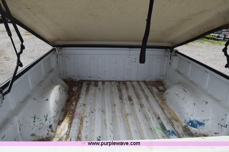 image for item H8519 2006 Chevrolet Colorado Ext. Cab pickup truck