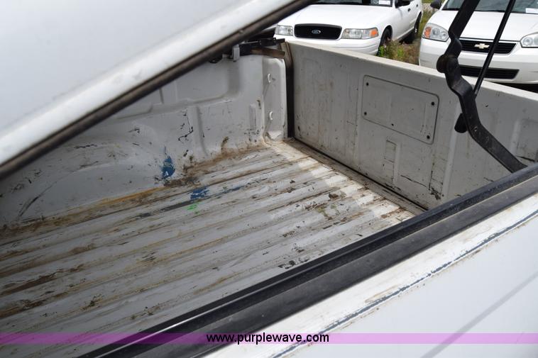 image for item H8519 2006 Chevrolet Colorado Ext. Cab pickup truck