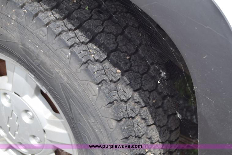 image for item H8519 2006 Chevrolet Colorado Ext. Cab pickup truck