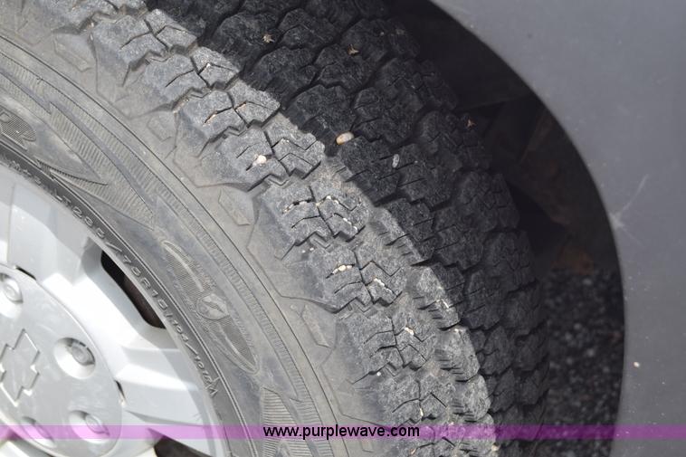 image for item H8519 2006 Chevrolet Colorado Ext. Cab pickup truck