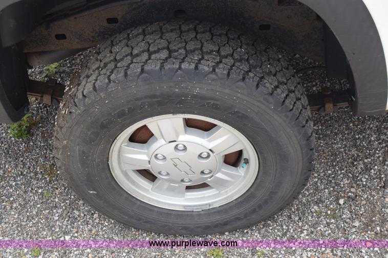 image for item H8519 2006 Chevrolet Colorado Ext. Cab pickup truck