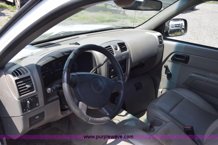 image for item H8523 2007 Chevrolet Colorado Ext. Cab pickup truck