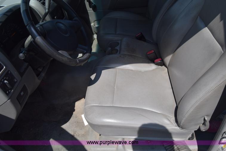 image for item H8523 2007 Chevrolet Colorado Ext. Cab pickup truck