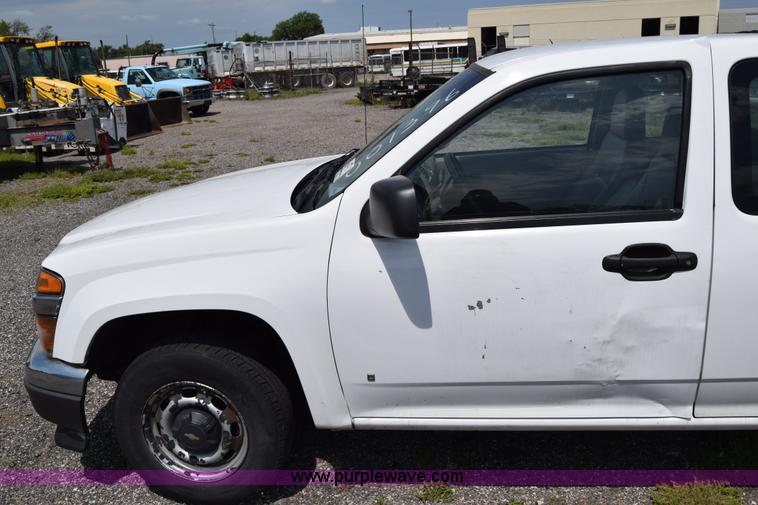 image for item H8523 2007 Chevrolet Colorado Ext. Cab pickup truck