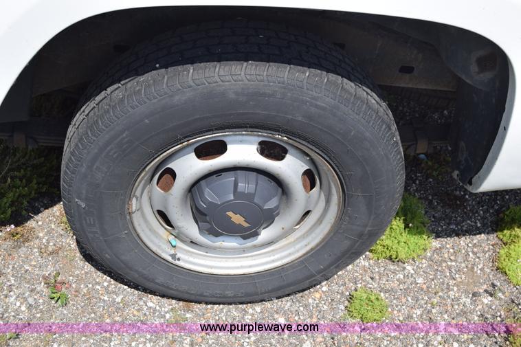 image for item H8523 2007 Chevrolet Colorado Ext. Cab pickup truck