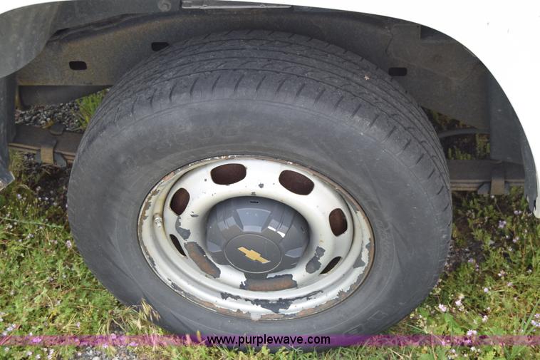 image for item H8523 2007 Chevrolet Colorado Ext. Cab pickup truck