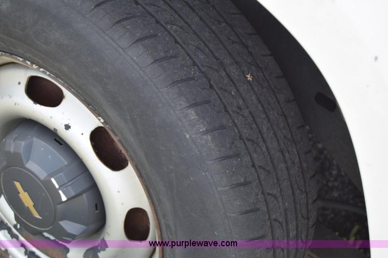 image for item H8523 2007 Chevrolet Colorado Ext. Cab pickup truck