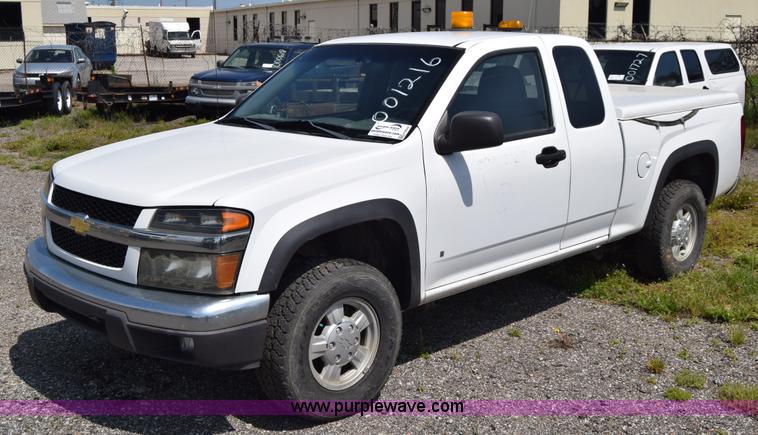 image for item H8524 2006 Chevrolet Colorado Ext. Cab pickup truck
