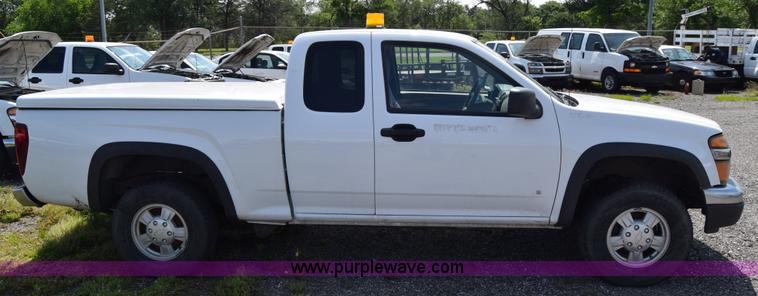 image for item H8524 2006 Chevrolet Colorado Ext. Cab pickup truck