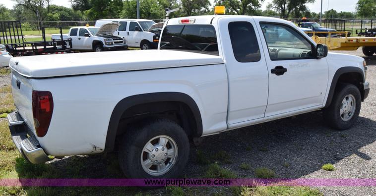 image for item H8524 2006 Chevrolet Colorado Ext. Cab pickup truck