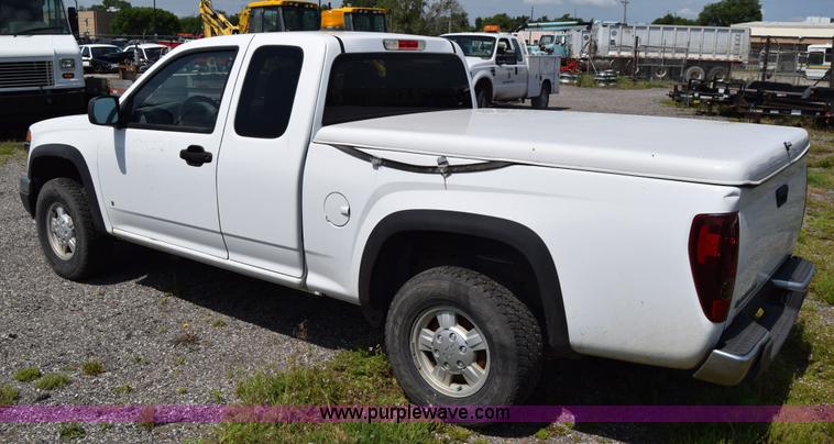 image for item H8524 2006 Chevrolet Colorado Ext. Cab pickup truck