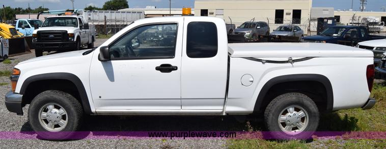 image for item H8524 2006 Chevrolet Colorado Ext. Cab pickup truck