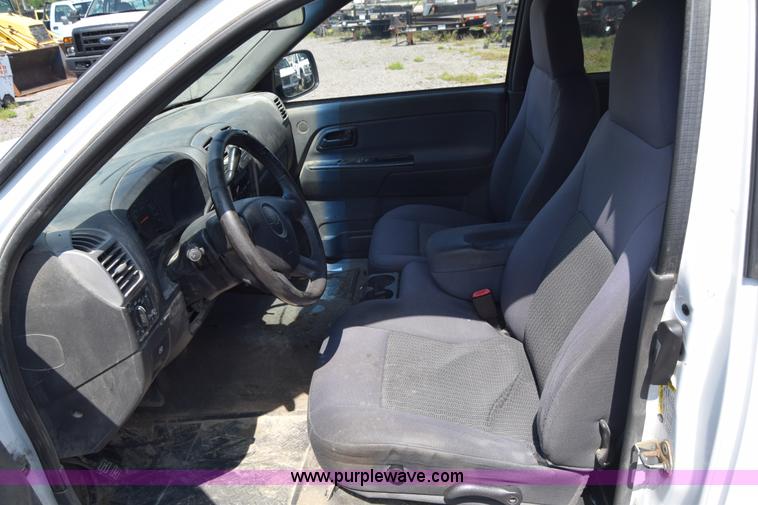 image for item H8524 2006 Chevrolet Colorado Ext. Cab pickup truck