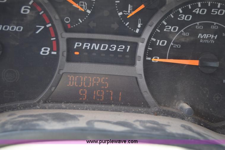 image for item H8524 2006 Chevrolet Colorado Ext. Cab pickup truck