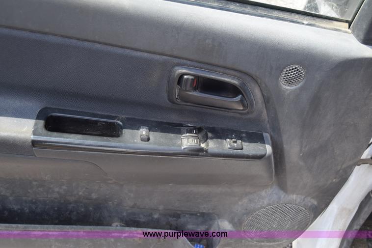 image for item H8524 2006 Chevrolet Colorado Ext. Cab pickup truck