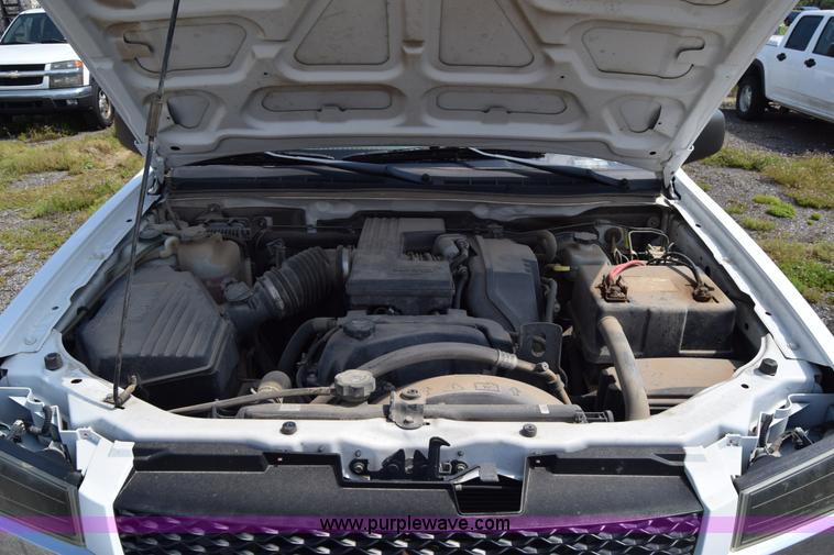 image for item H8524 2006 Chevrolet Colorado Ext. Cab pickup truck