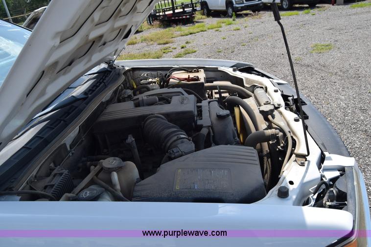 image for item H8524 2006 Chevrolet Colorado Ext. Cab pickup truck