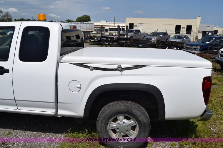 image for item H8524 2006 Chevrolet Colorado Ext. Cab pickup truck