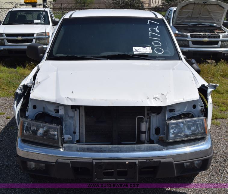 image for item H8525 2008 Chevrolet Colorado Crew Cab pickup truck