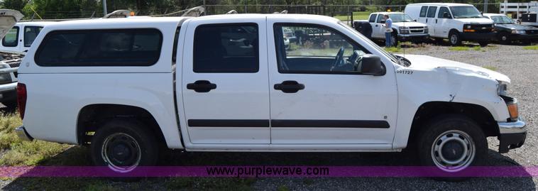 image for item H8525 2008 Chevrolet Colorado Crew Cab pickup truck