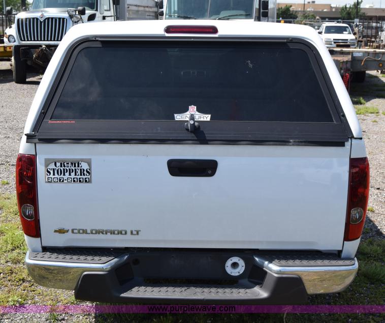image for item H8525 2008 Chevrolet Colorado Crew Cab pickup truck