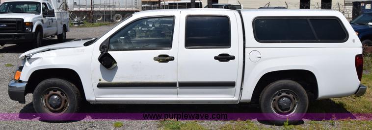 image for item H8525 2008 Chevrolet Colorado Crew Cab pickup truck