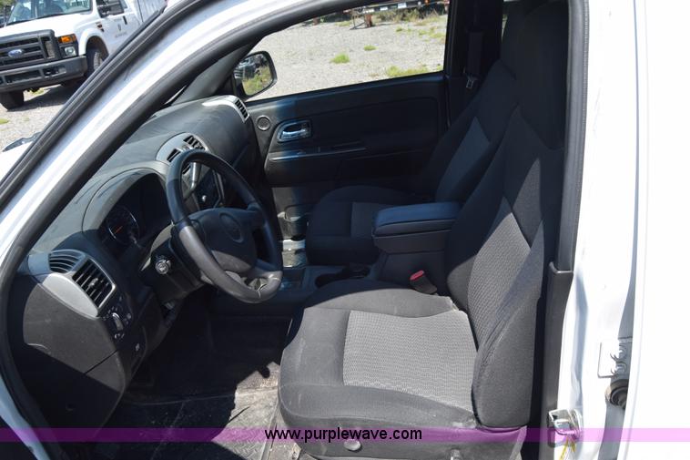 image for item H8525 2008 Chevrolet Colorado Crew Cab pickup truck