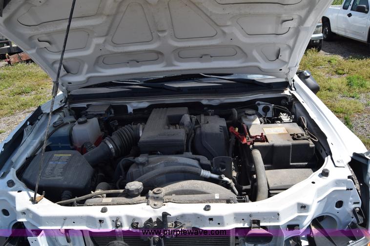 image for item H8525 2008 Chevrolet Colorado Crew Cab pickup truck