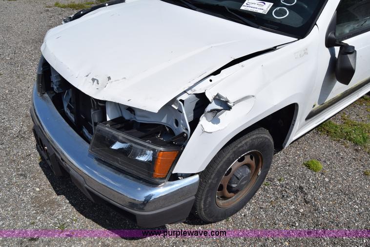 image for item H8525 2008 Chevrolet Colorado Crew Cab pickup truck