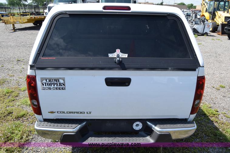 image for item H8525 2008 Chevrolet Colorado Crew Cab pickup truck