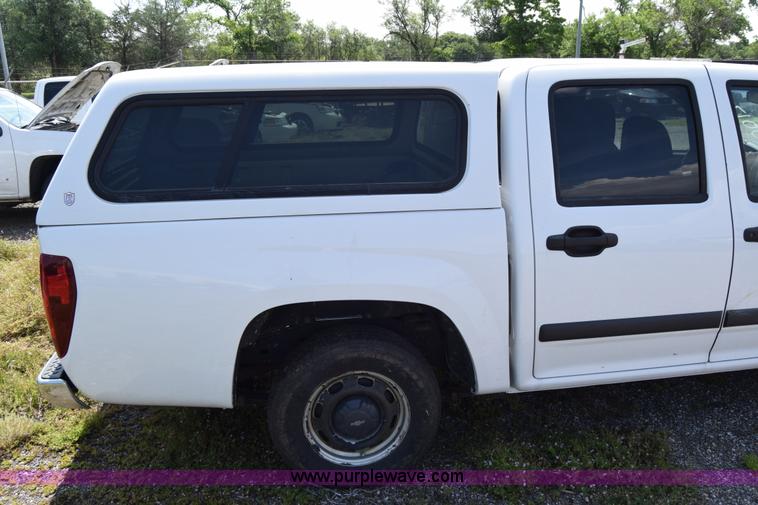 image for item H8525 2008 Chevrolet Colorado Crew Cab pickup truck