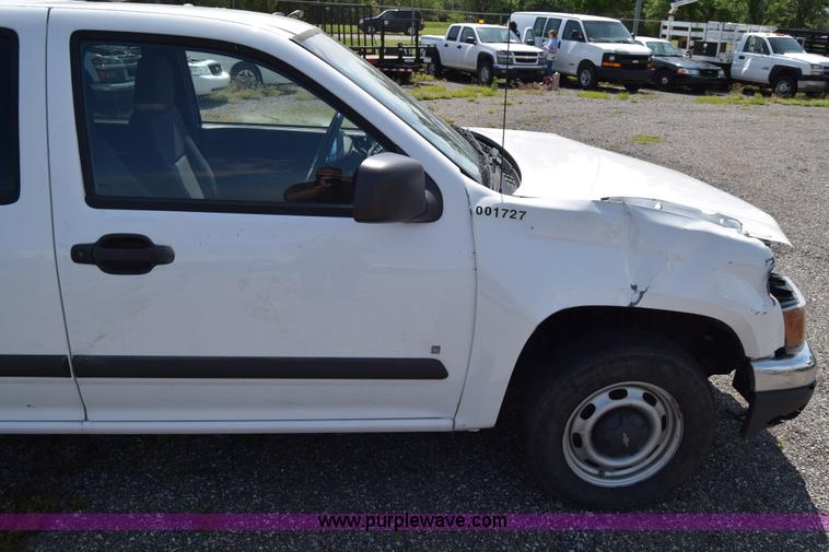 image for item H8525 2008 Chevrolet Colorado Crew Cab pickup truck