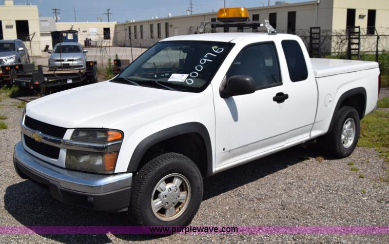 image for item H8526 2006 Chevrolet Colorado Ext. Cab pickup truck