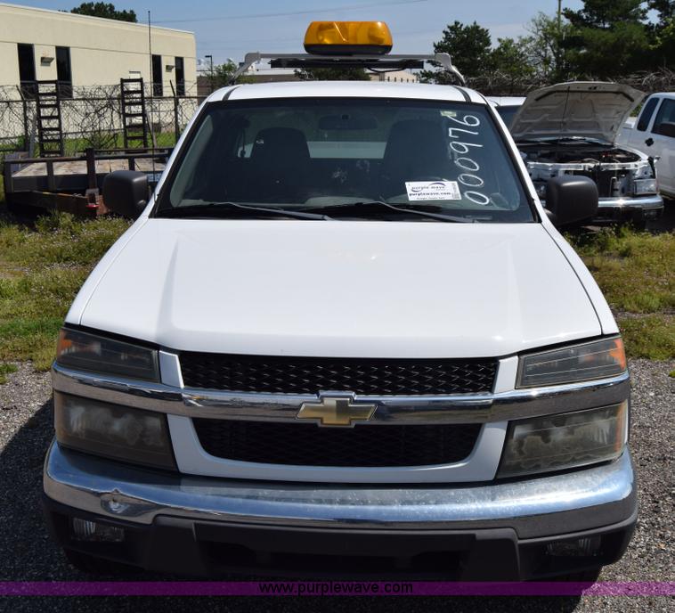 image for item H8526 2006 Chevrolet Colorado Ext. Cab pickup truck