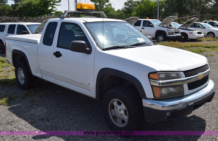 image for item H8526 2006 Chevrolet Colorado Ext. Cab pickup truck