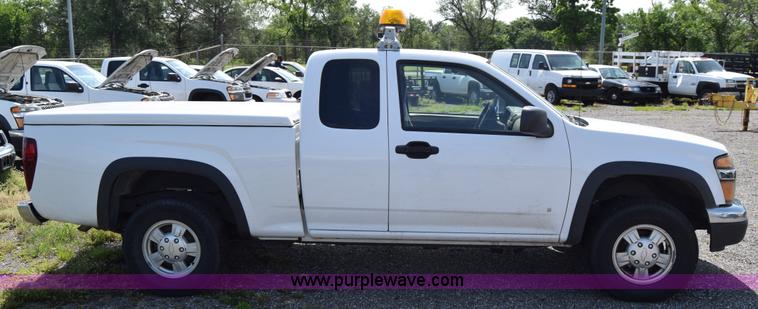 image for item H8526 2006 Chevrolet Colorado Ext. Cab pickup truck