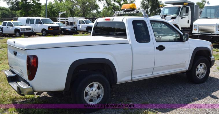 image for item H8526 2006 Chevrolet Colorado Ext. Cab pickup truck