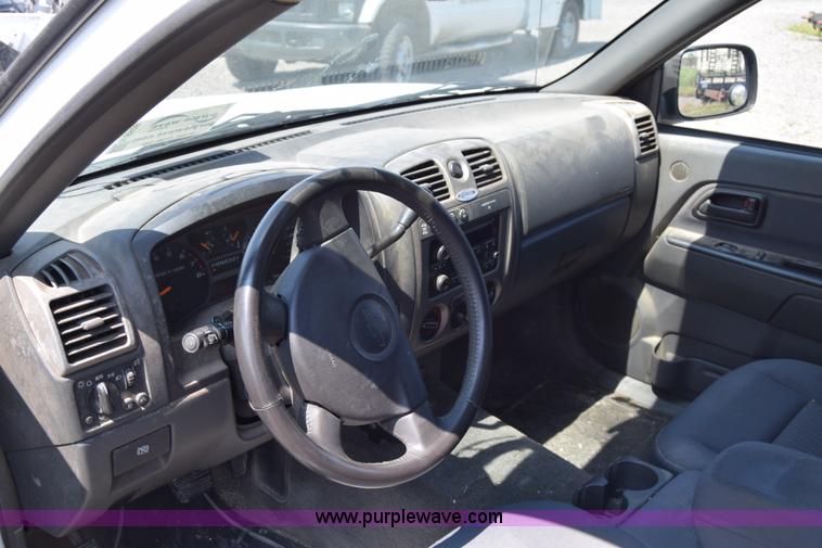 image for item H8526 2006 Chevrolet Colorado Ext. Cab pickup truck
