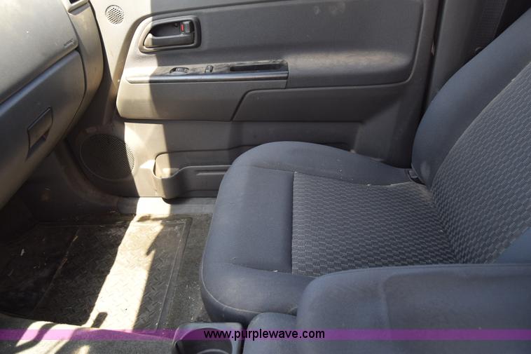 image for item H8526 2006 Chevrolet Colorado Ext. Cab pickup truck